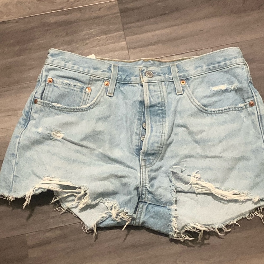 Light washed Levi’s shorts